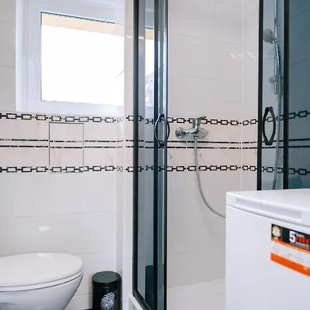 - View, Parks Nearby By Rentujemy *