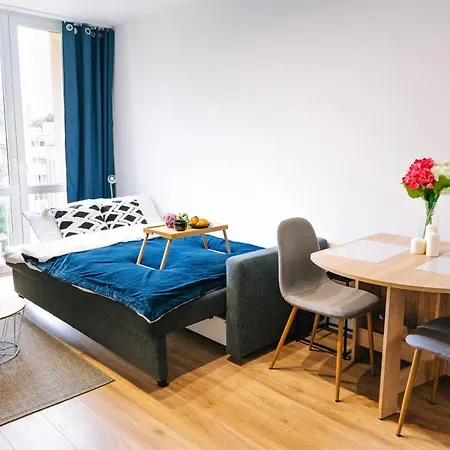 - View, Parks Nearby By Rentujemy ורשה